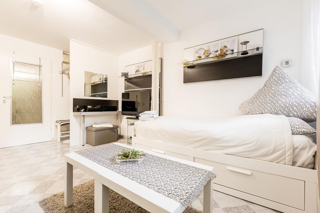 Apartments ניאוס חדר תמונה
